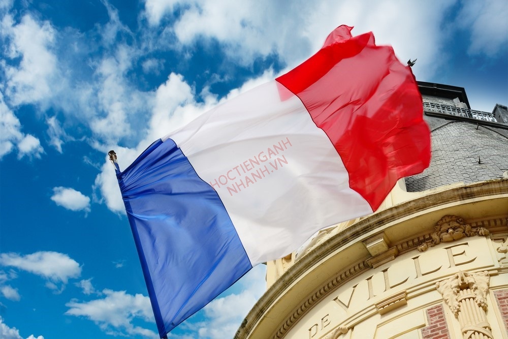 Nước Pháp tiếng Anh là gì? Cách phát âm và cụm từ liên quan